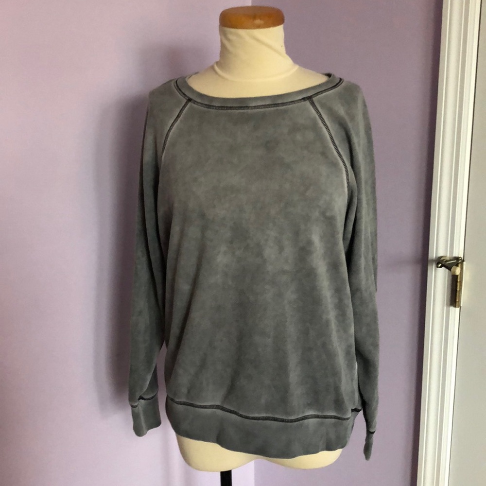 Grey comfy American Eagle crew neck sweatshirt